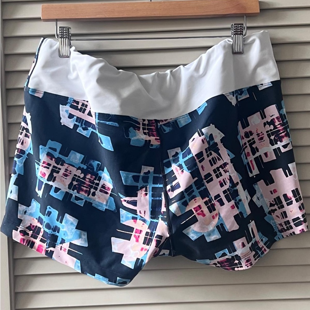Oiselle Spandos Patterned Mini Shorts